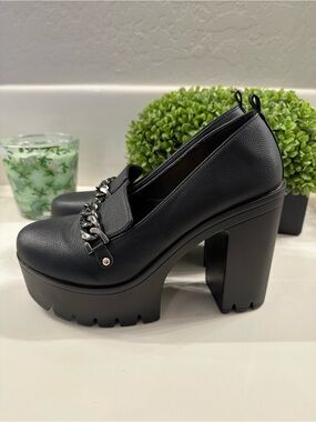 Platform Chain Loafer - Black Women’s Shoes